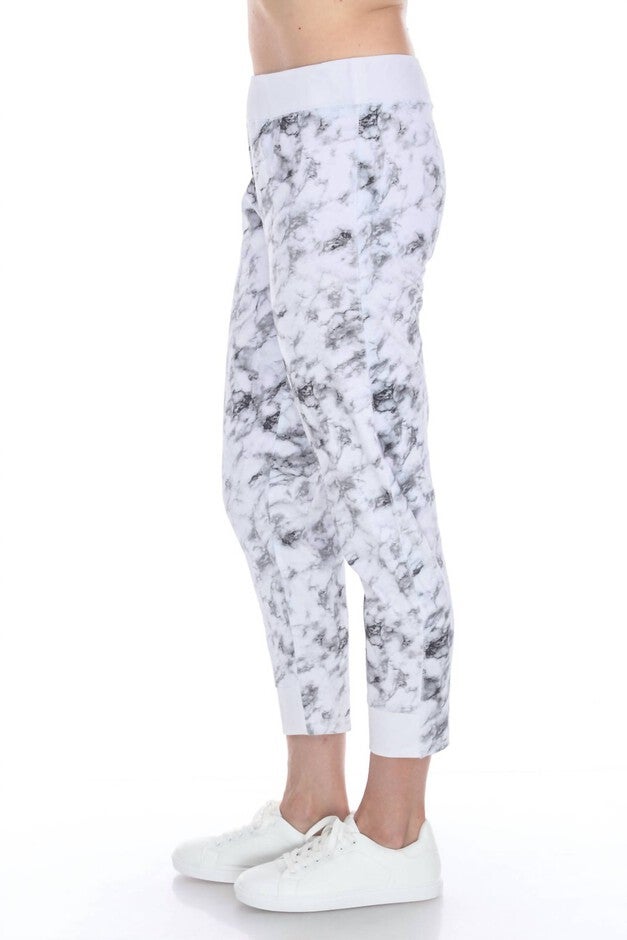 Carefree Leggings in White, , alternate image number null
