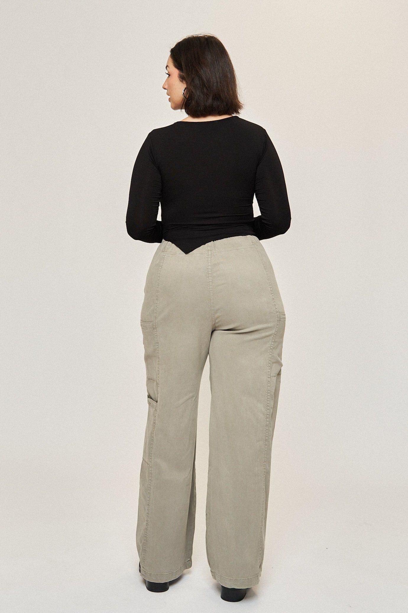 Tara Cotton Tencel Cargo Pant, Soft Olive / Olive Green, alternate image number 3
