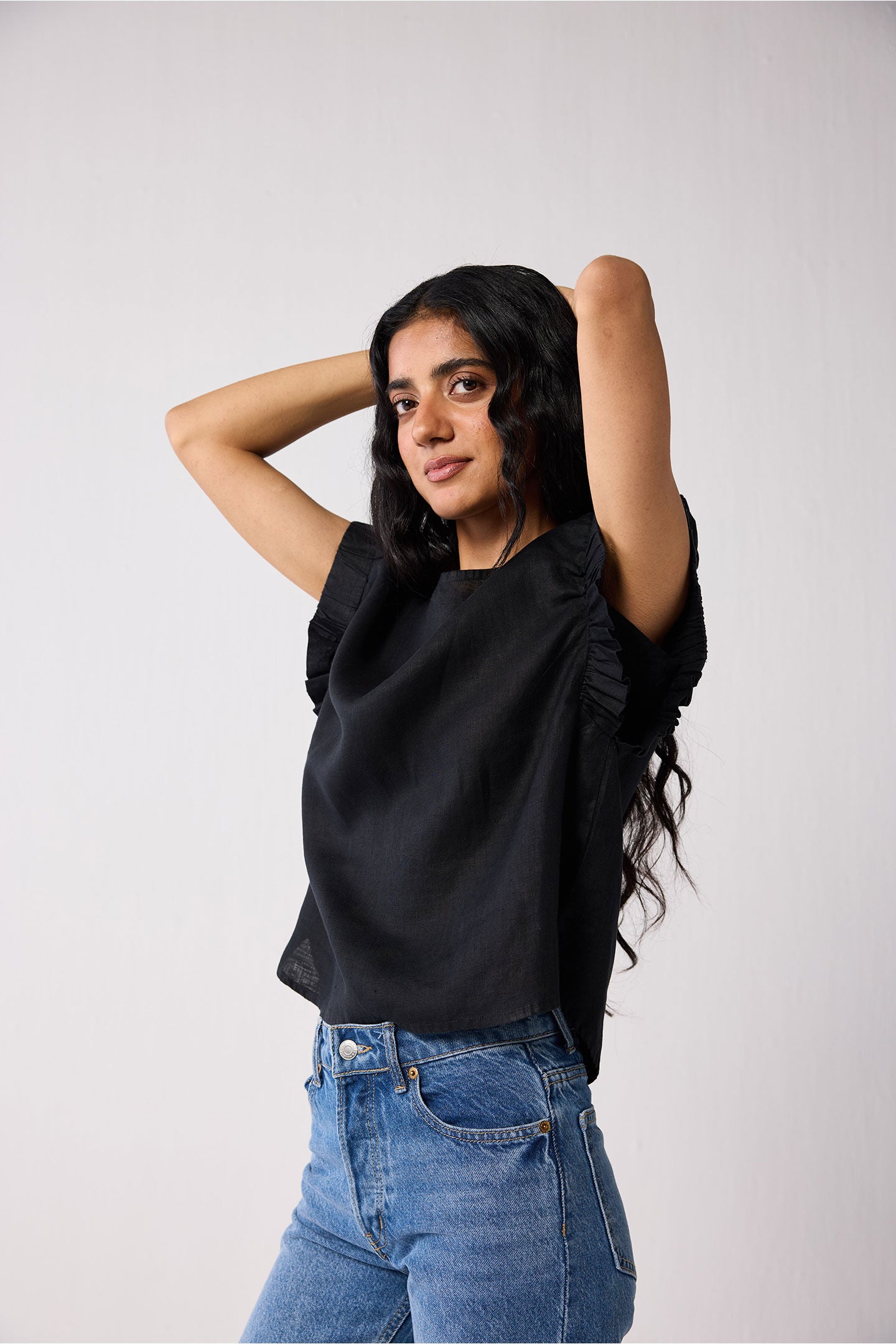 Hemp Top with Gathered Sleeve detail in Black, Black / Black, alternate image number 2