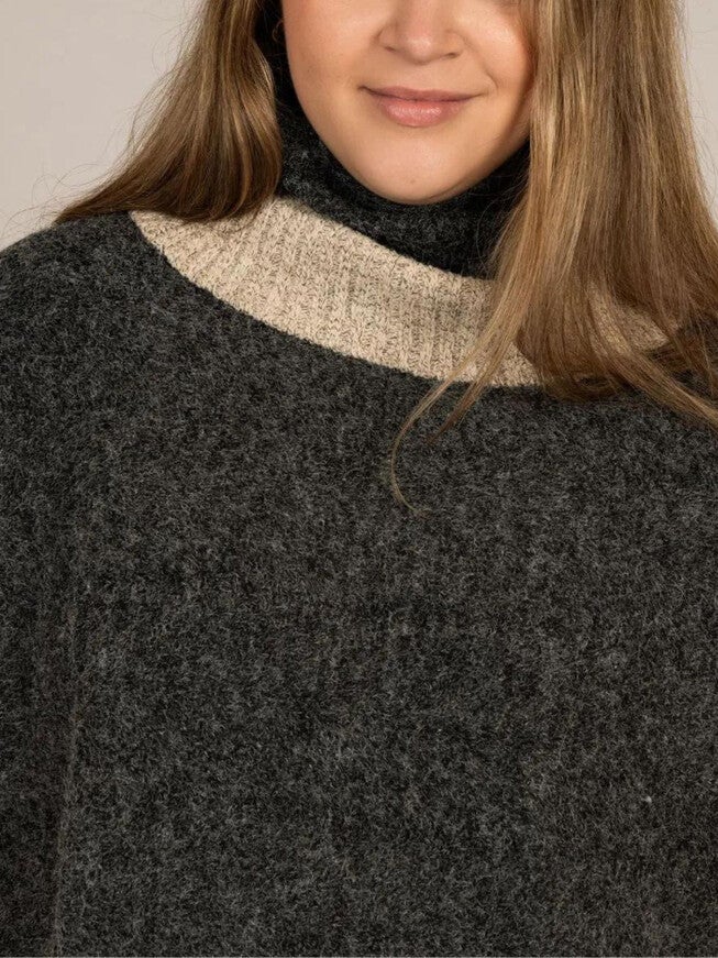 Gretchen Sweater Poncho Short Sleeves, Charcoal / Charcoal Grey, alternate image number null