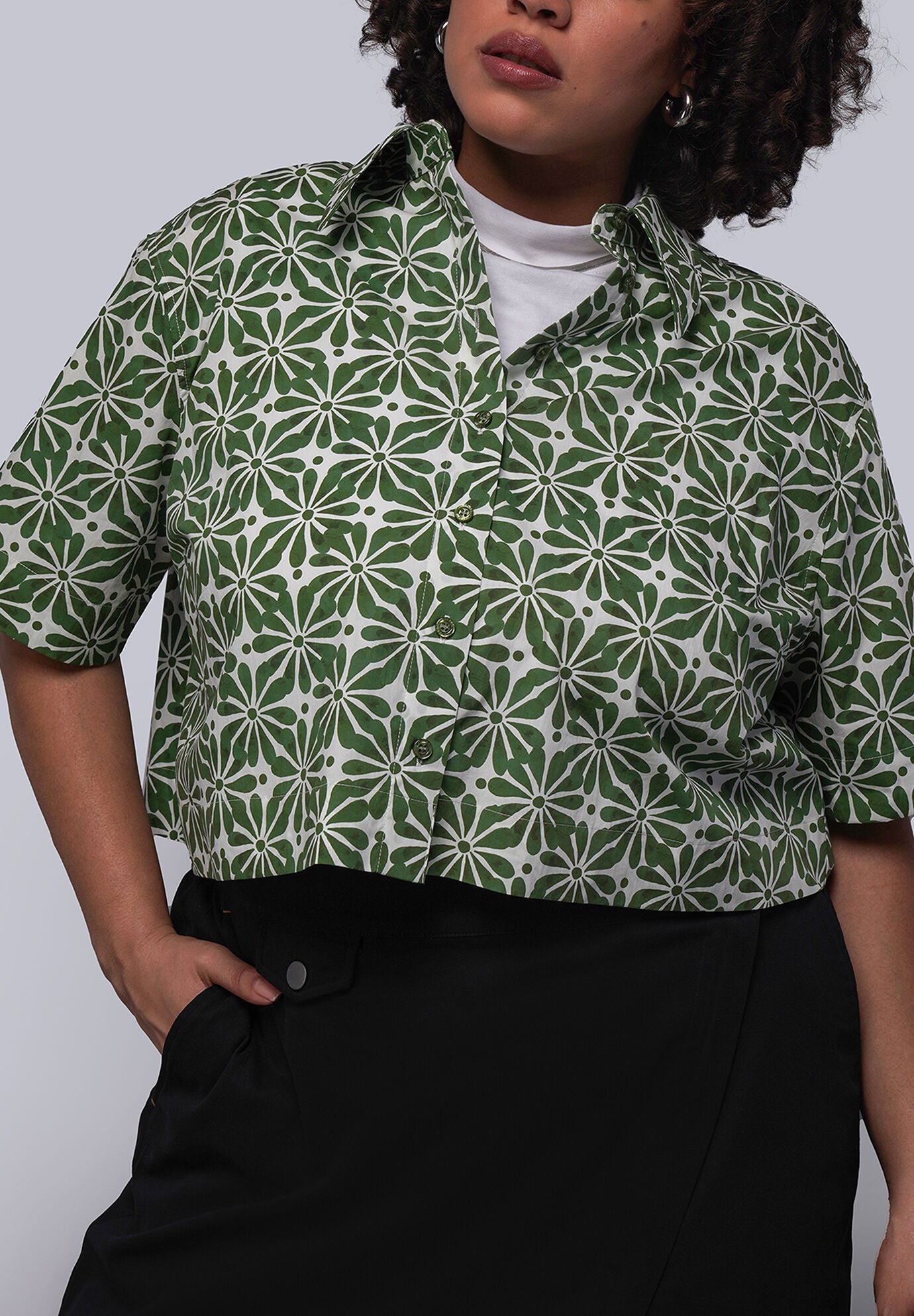 The Essential Cropped Button Up, TALAVERA MOSS GREEN / Forest Green, hi-res image number 0