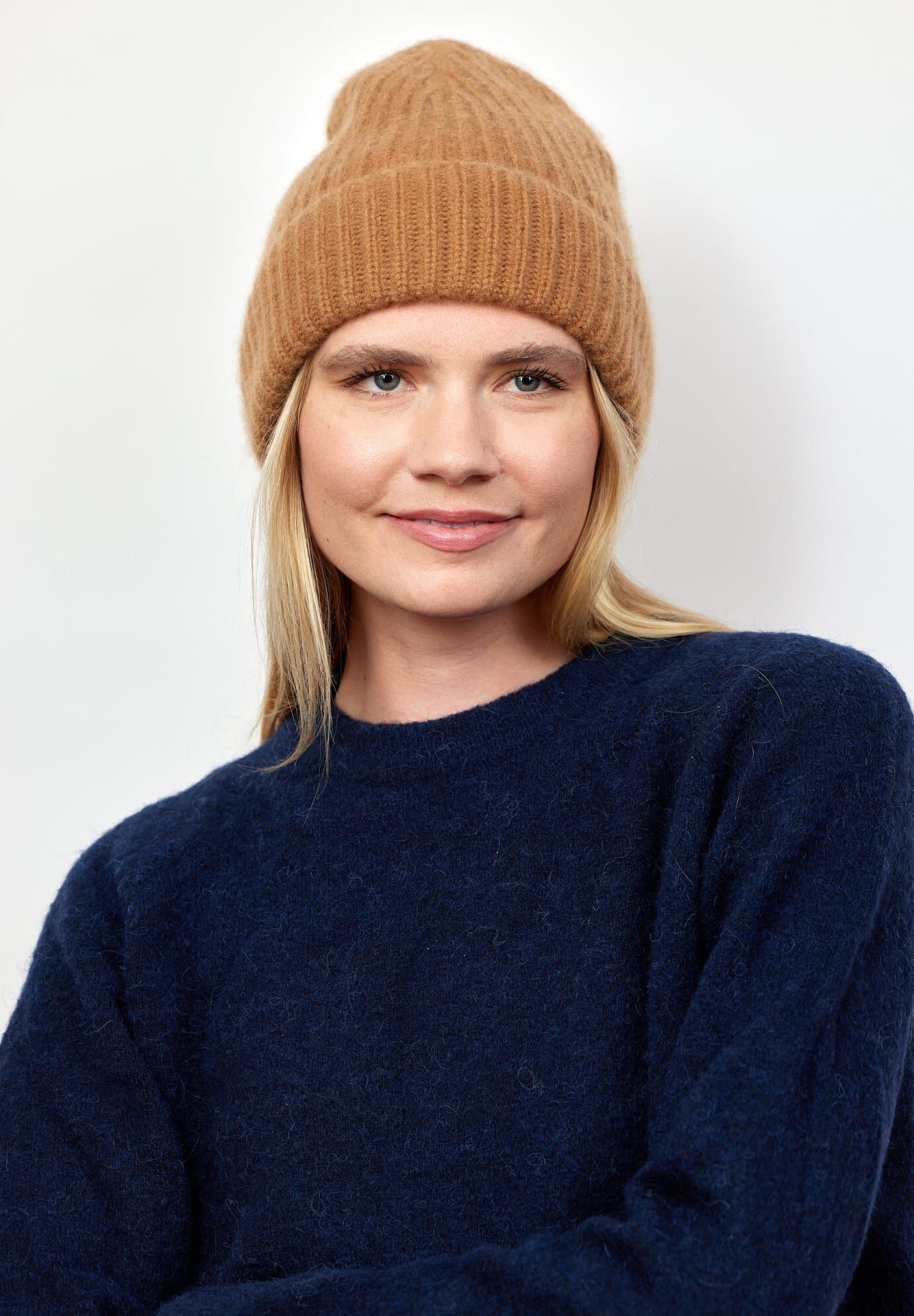 Cashmere Rib Beanie, Camel / Brown, alternate image number 2