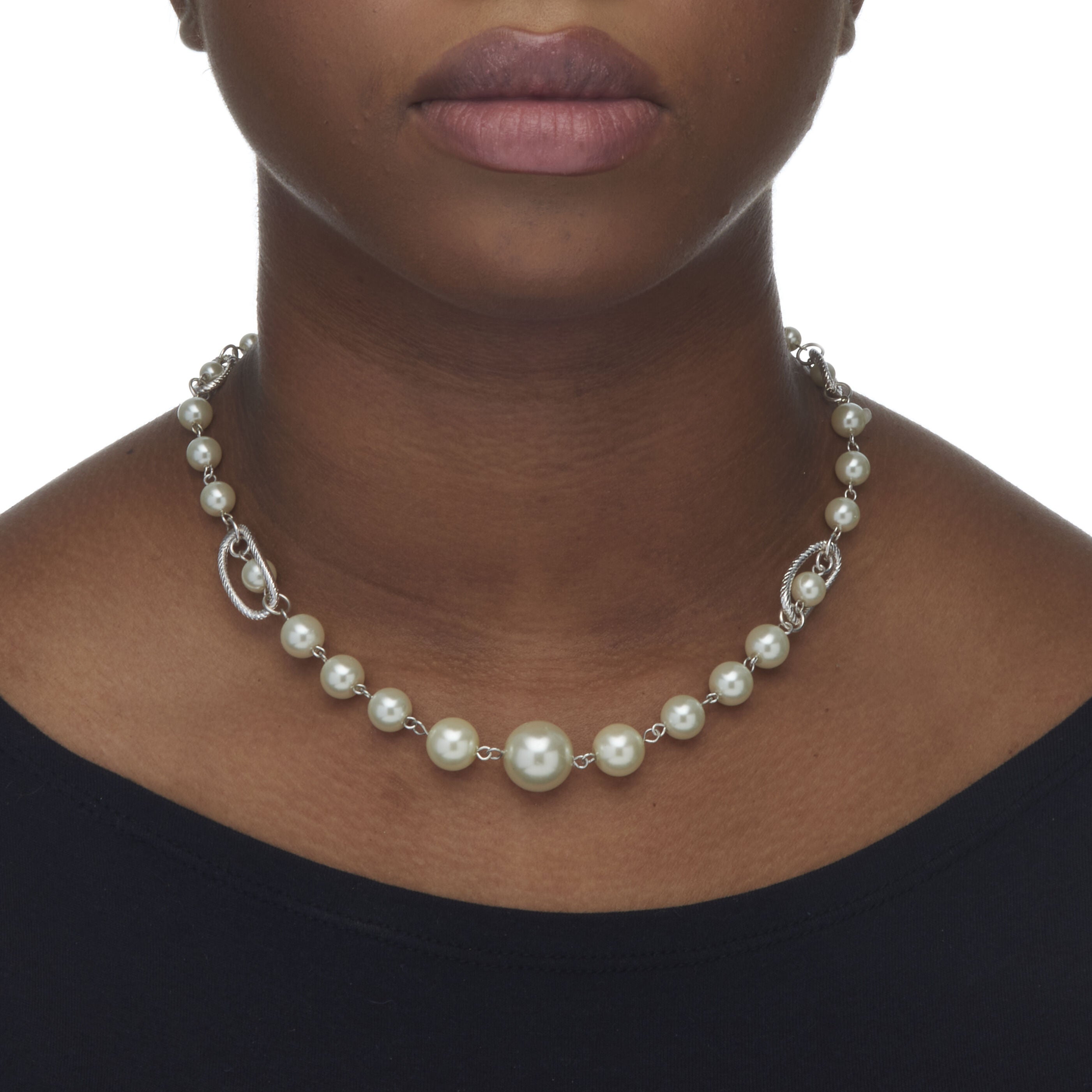 Silvertone Simulated Pearl Silvertone Graduated Jewelry Set, 18 inches, White / White, alternate image number 2