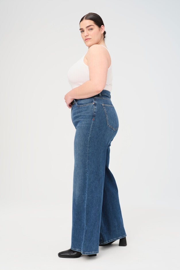 NCE PLUS - RELAXED WIDE LEG JEANS | BLUE EYED, BLUE EYED / Dark Wash, alternate image number 2