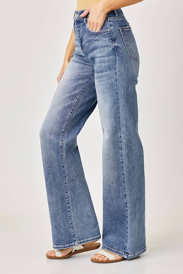 MID-RISE WIDE LEG JEAN IN BLUE, Blue / Medium Wash, alternate image number null