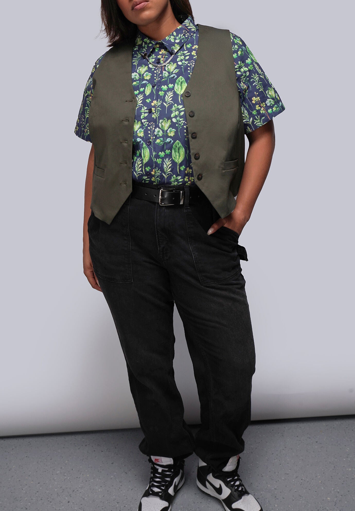 The Essential Vest, SPRUCE / Forest Green, alternate image number 4