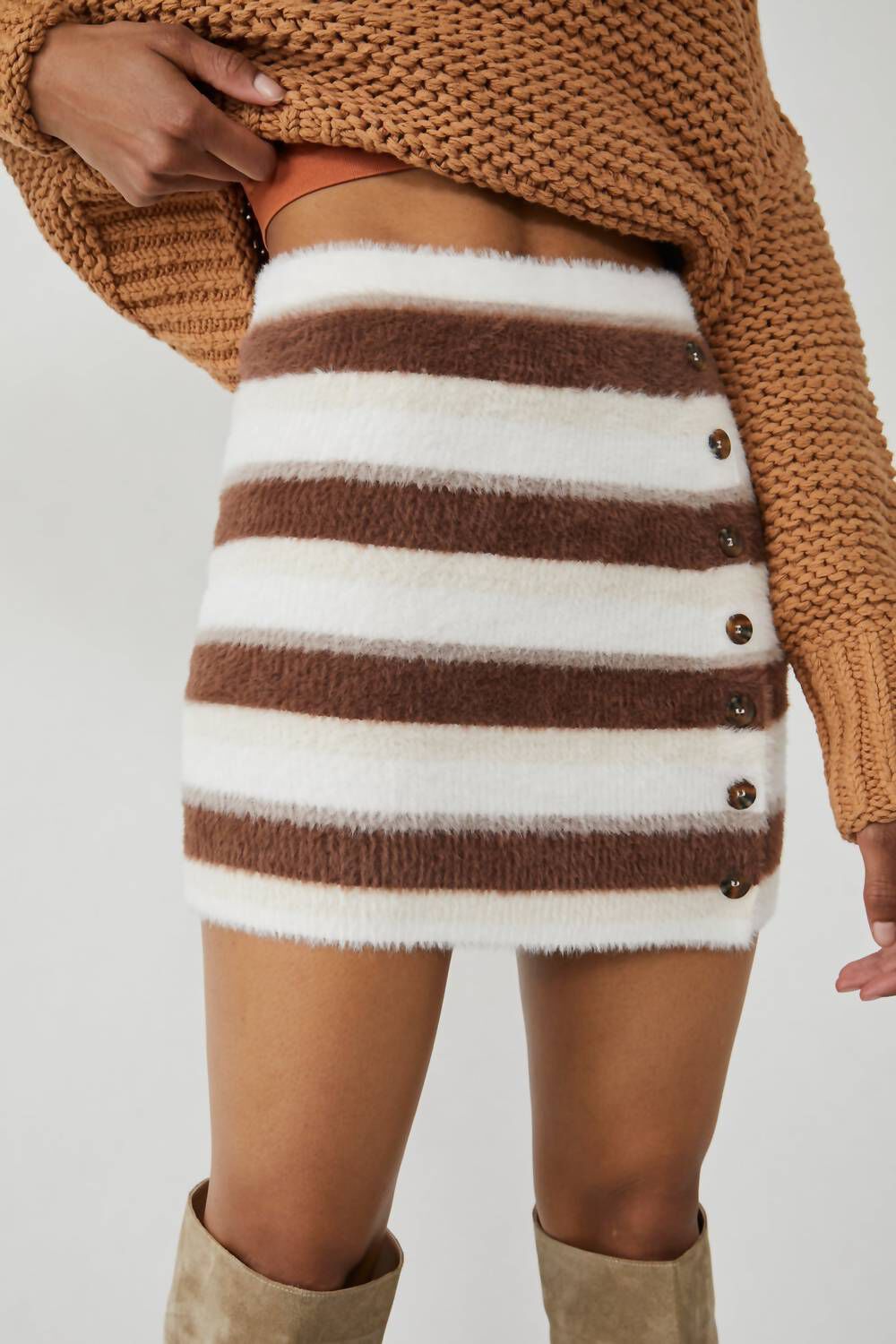 CIARA SWEATER MINI SKIRT IN CASHMERE COMBO, , alternate image number 4