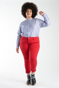 Clara Mid-Rise Boyfriend Jeans