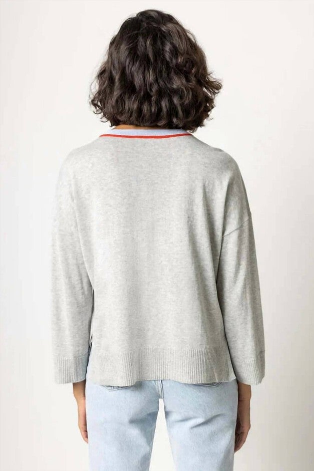 CONTRAST TRIM HENLEY SWEATER IN HEATHER GREY, Heather Grey / Cool Gray, alternate image number null