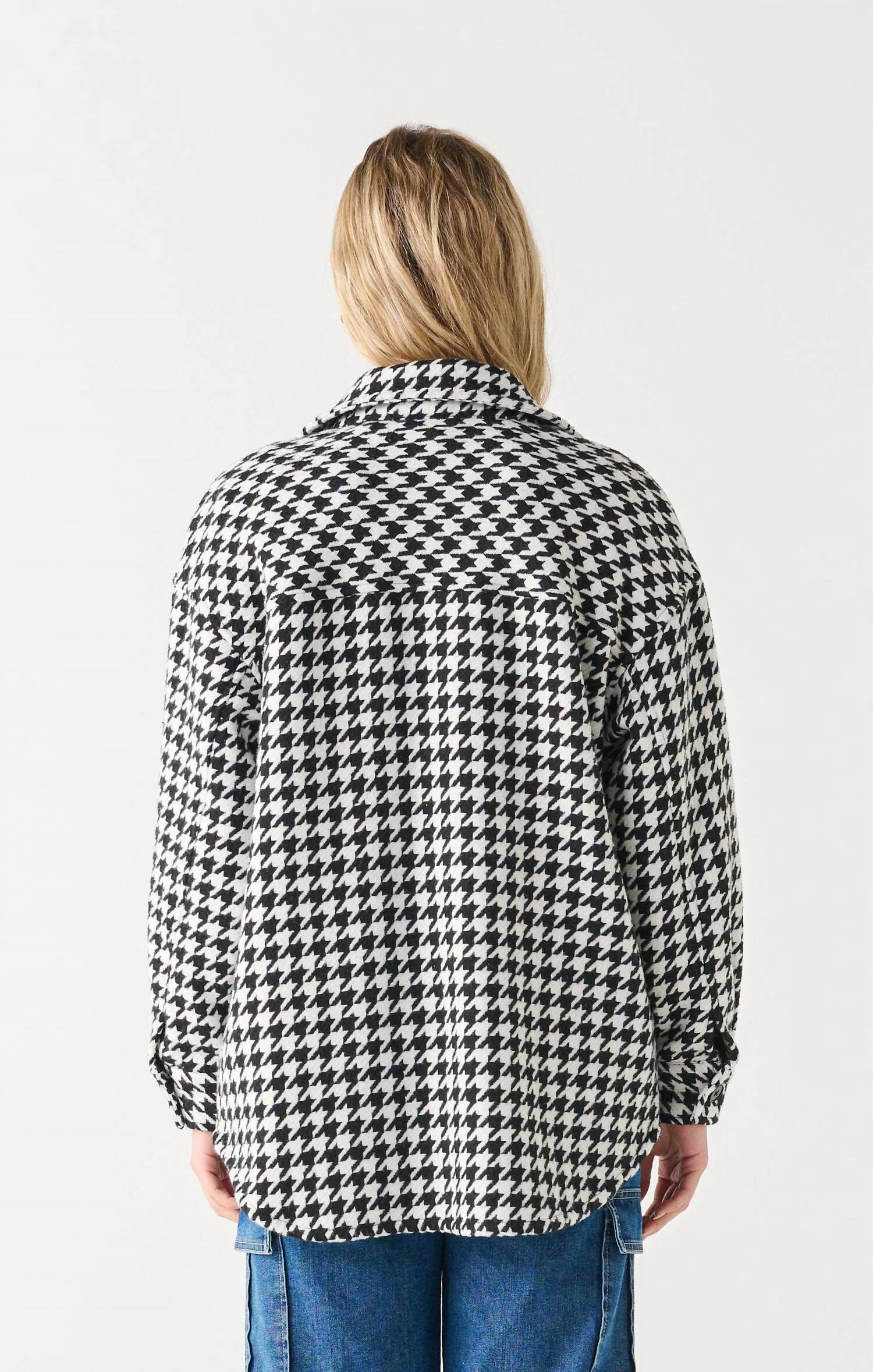 HOUNDSTOOTH BUTTON-UP SHACKET IN BLACK/WHITE, , alternate image number 6
