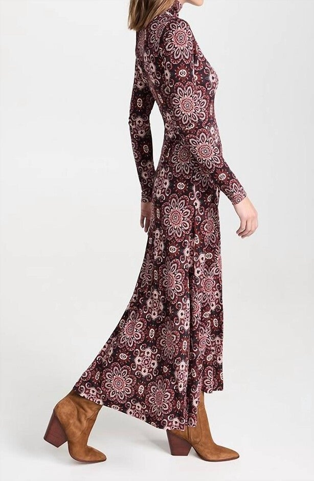 AGATA DRESS IN SCARF MEDALLION RUM RAISIN, , alternate image number null