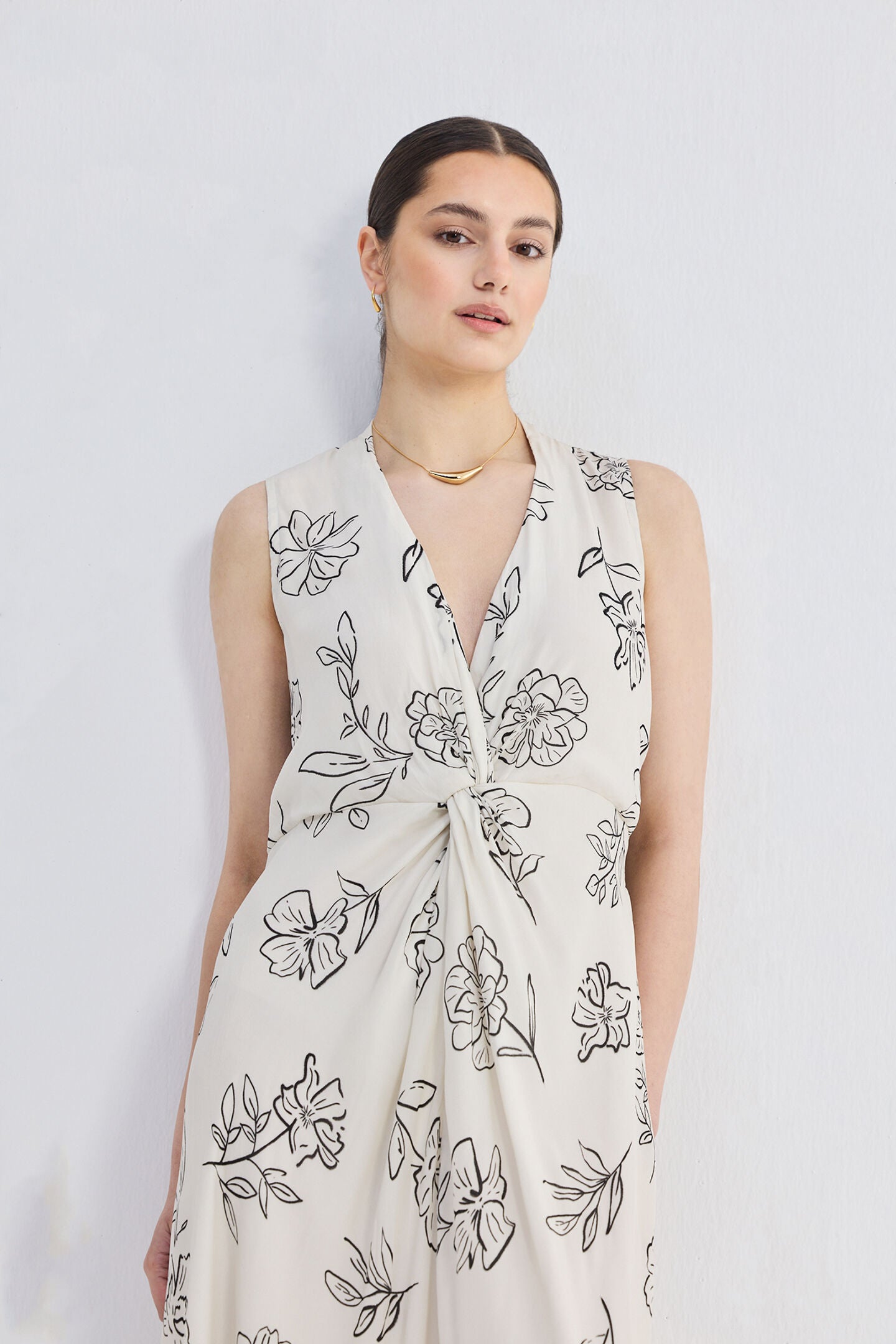 Front Twist Maxi dress in Black Florals, Flowers in the wind / Ivory, alternate image number 3