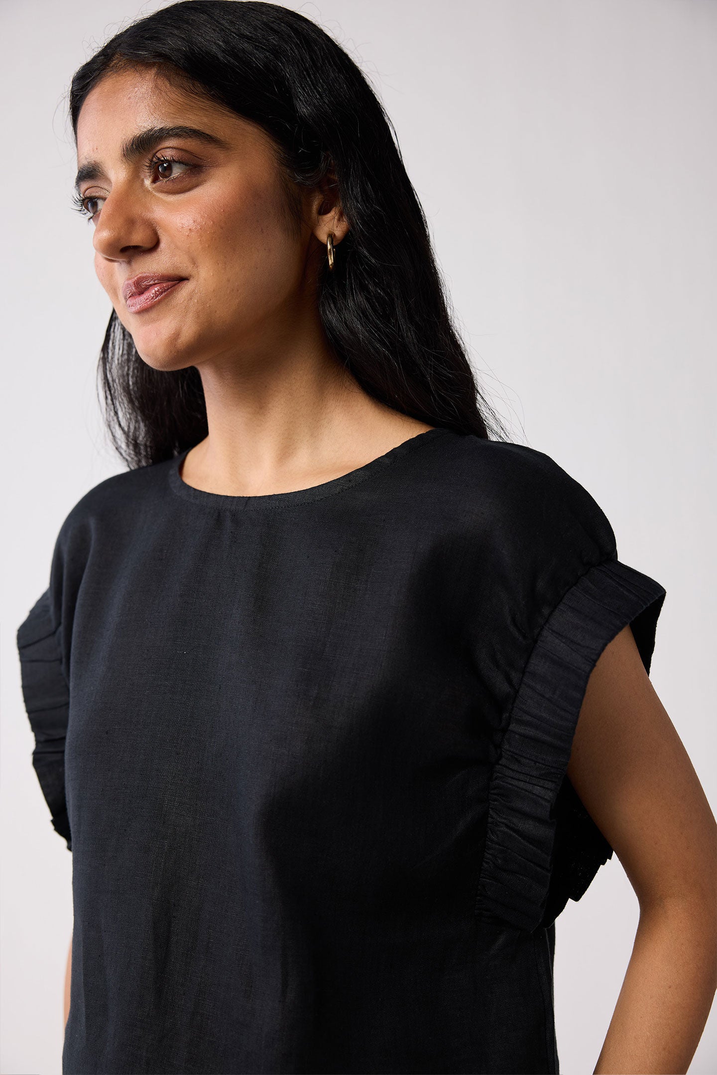 Hemp Top with Gathered Sleeve detail in Black, Black / Black, alternate image number 1