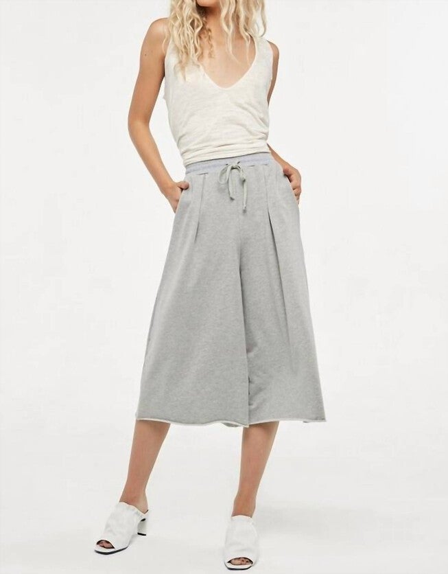 FLYNN CULOTTES PANT IN HEATHER GREY, Heather Grey / Charcoal Grey, alternate image number 1