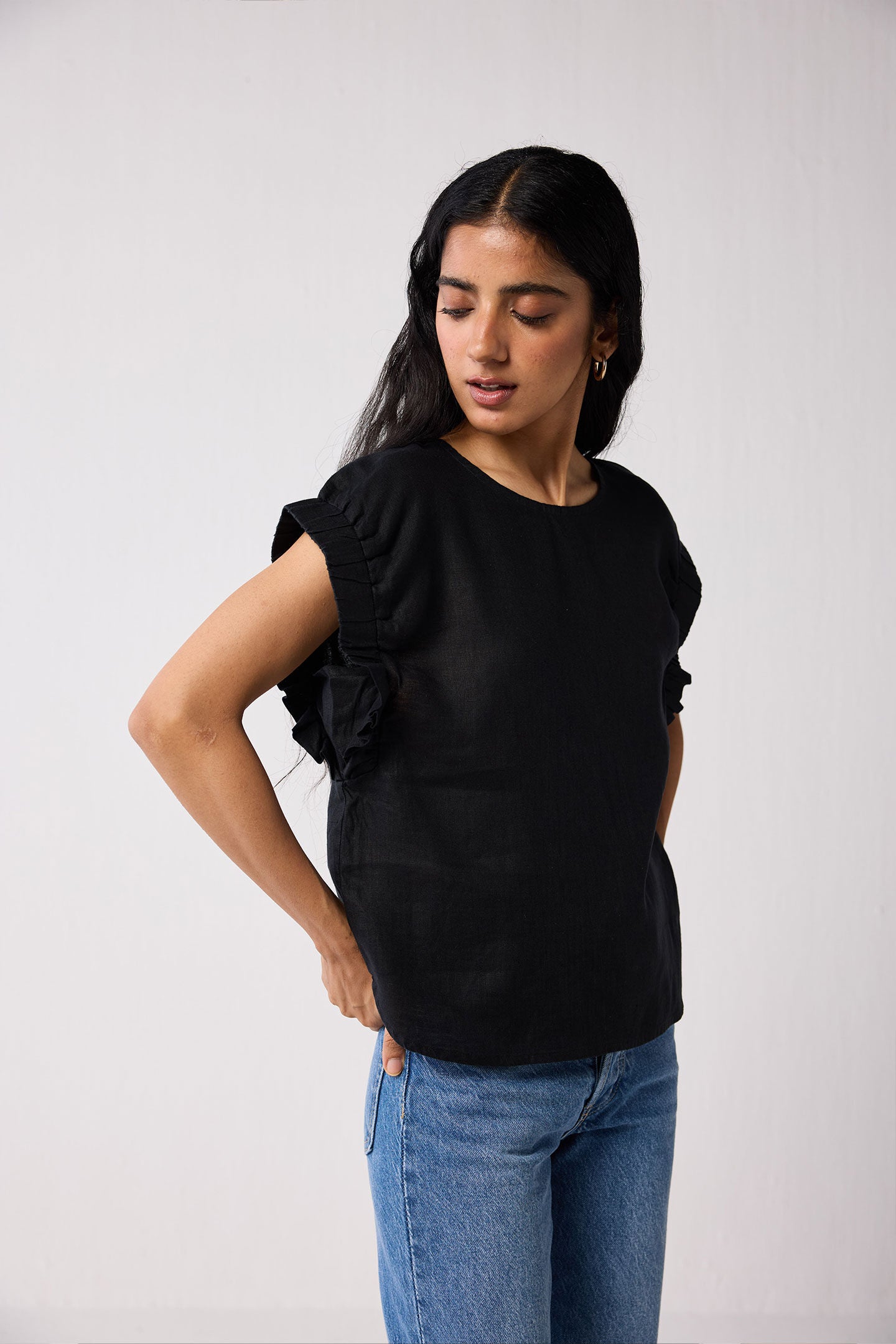 Hemp Top with Gathered Sleeve detail in Black, Black / Black, alternate image number 5