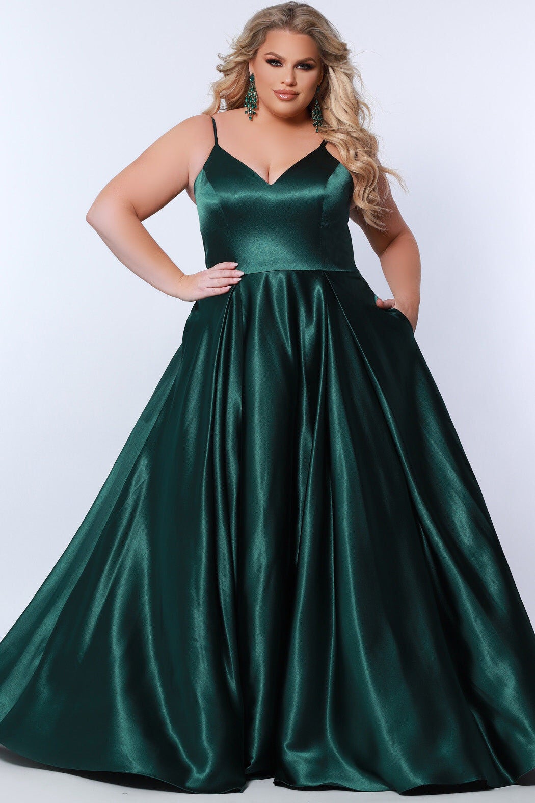 UNCOMPLICATED EVENING DRESS, Forest / Forest Green, hi-res image number 0