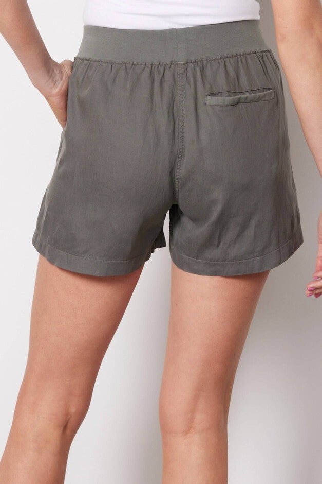 Arlie Day Short In Surplus Green, , alternate image number null