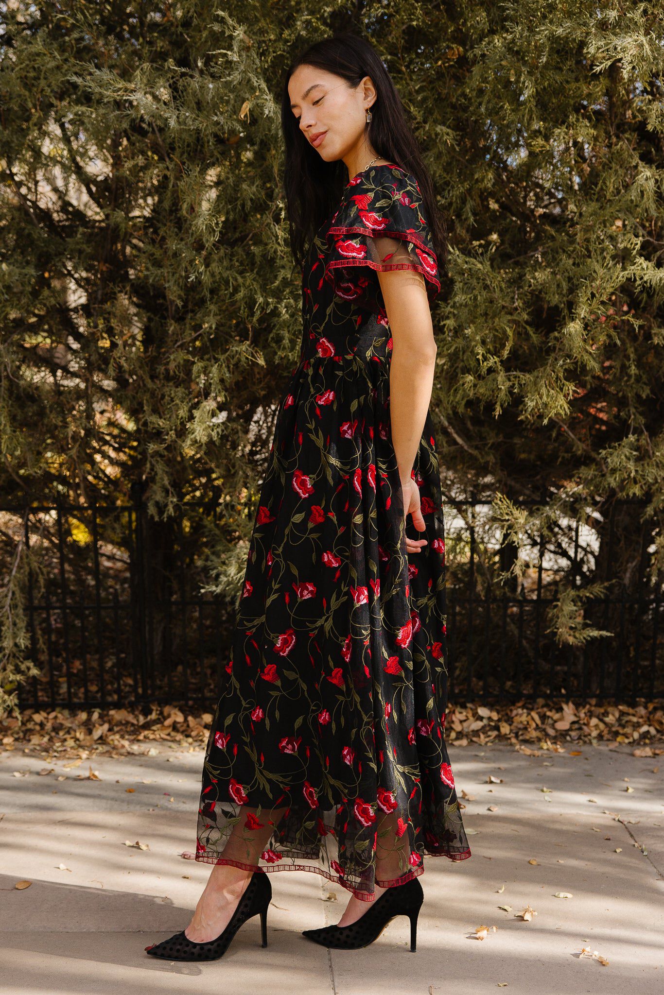Flroa Dress, Romantic Roses / Black, alternate image number 4