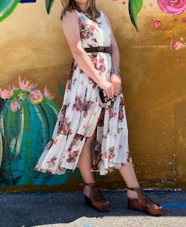 WOMEN'S FLOWER BOUQUET SLEEVELESS DRESS IN CREAM, Cream / White, alternate image number null