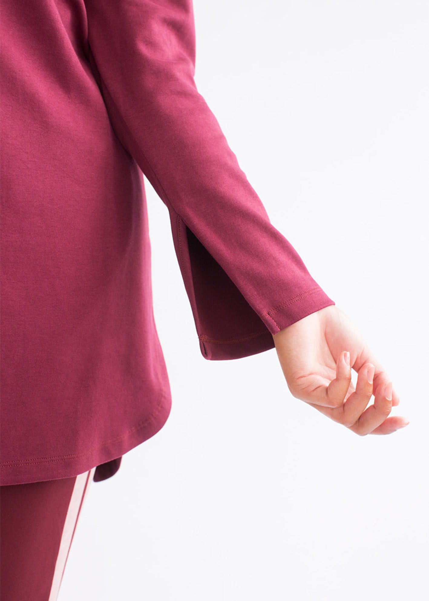 THE PEEK-A-BOO TUNIC, Burgundy / Burgundy, alternate image number 1