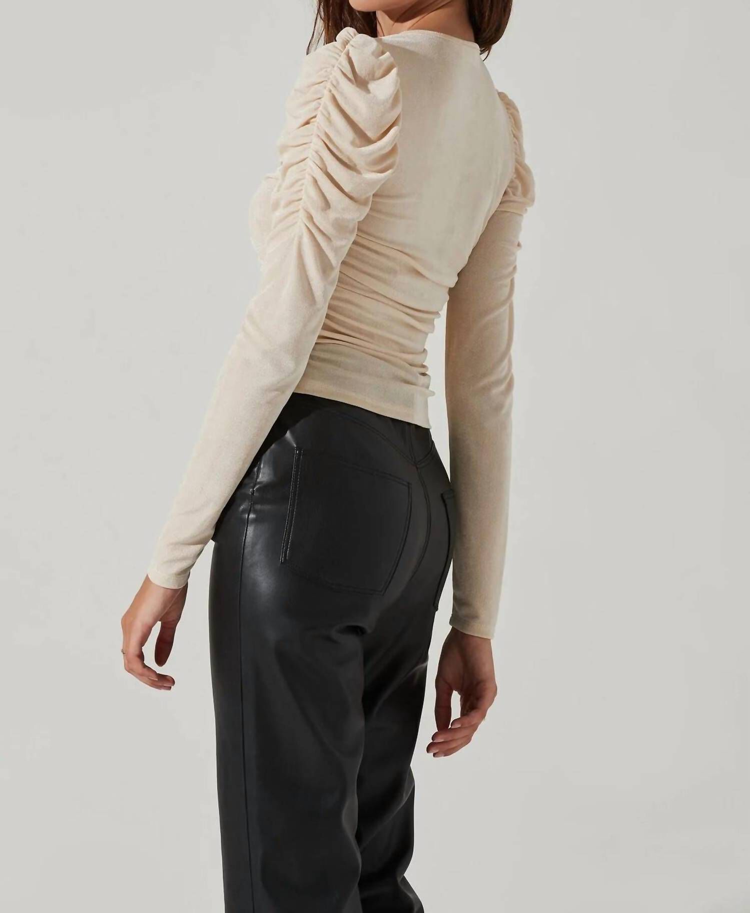 ENCINO RUCHED TOP IN CREAM, Cream / Beige, alternate image number 4