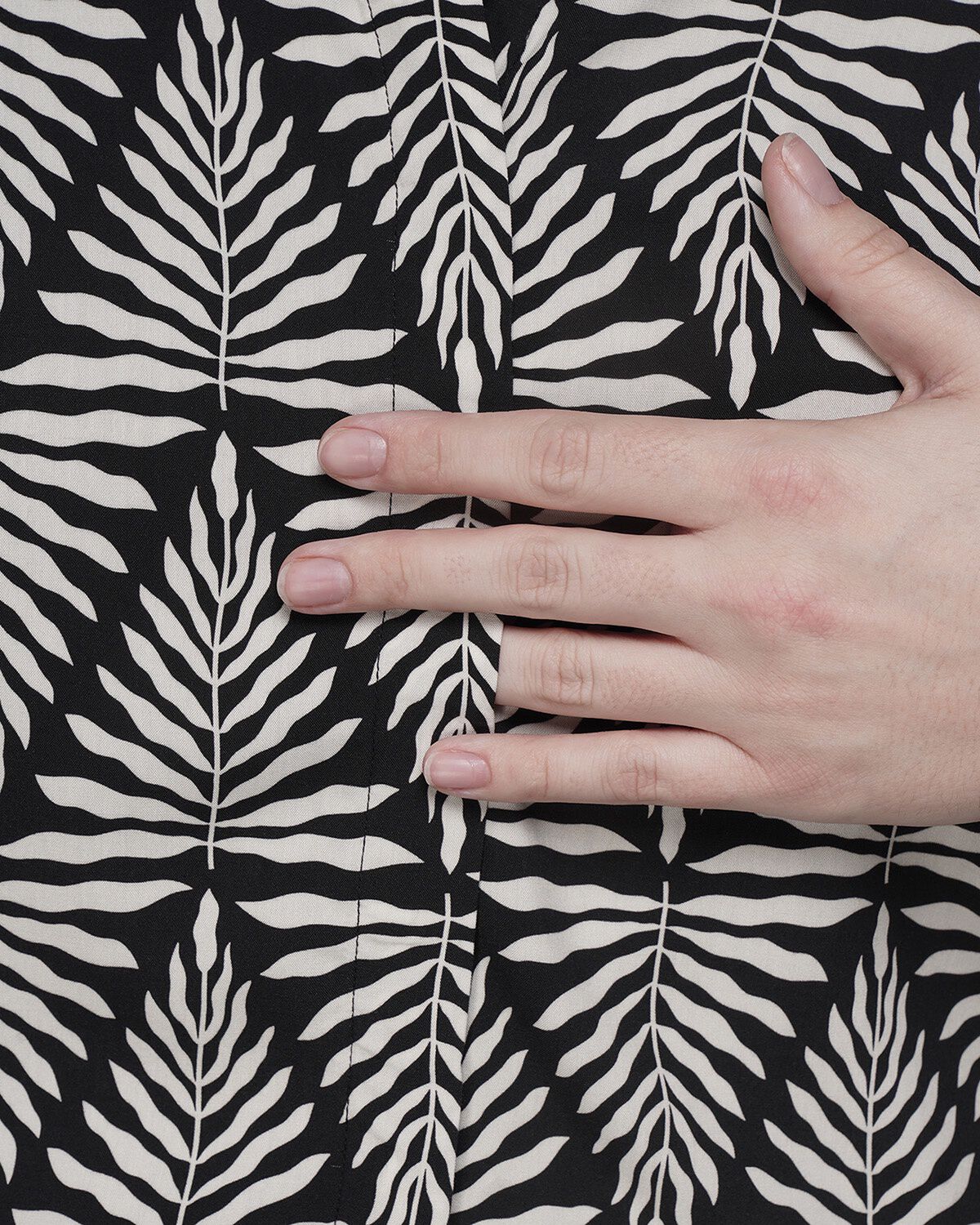 The Empower Button Up, FERN MAZE BLACKWHITE / Black, alternate image number 4