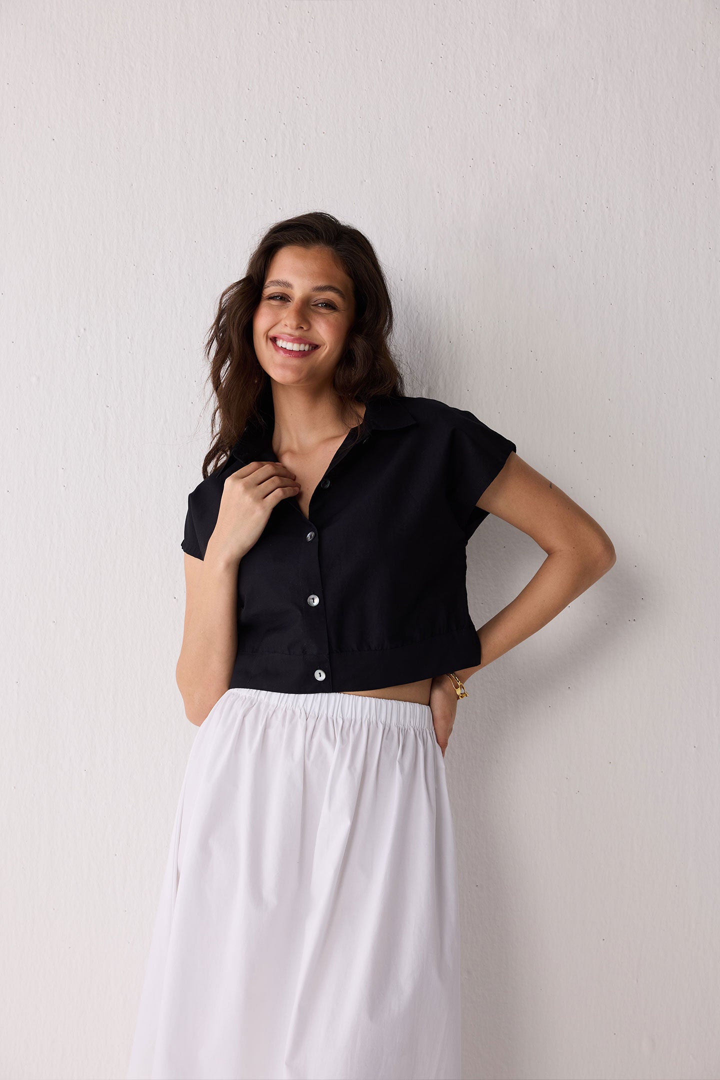 Oversized Crop Shirt in Black, Black / Black, alternate image number 3