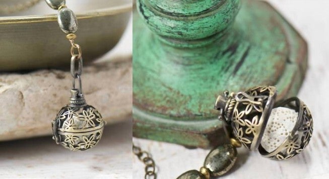 STARFLOWER DIFFUSER ESSENTIAL OIL LOCKET NECKLACE IN BRASS, Brass / Gold, alternate image number null