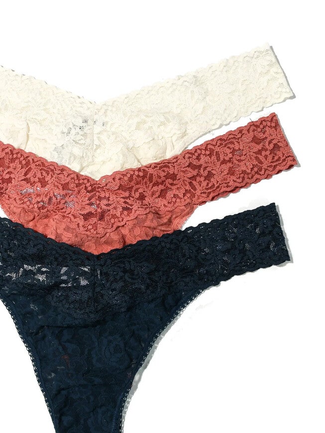 3PACK SIGNATURE LACE PLUS THONG, IHNOIVORYHIMALAYAN PINKNORI / Pink, alternate image number null