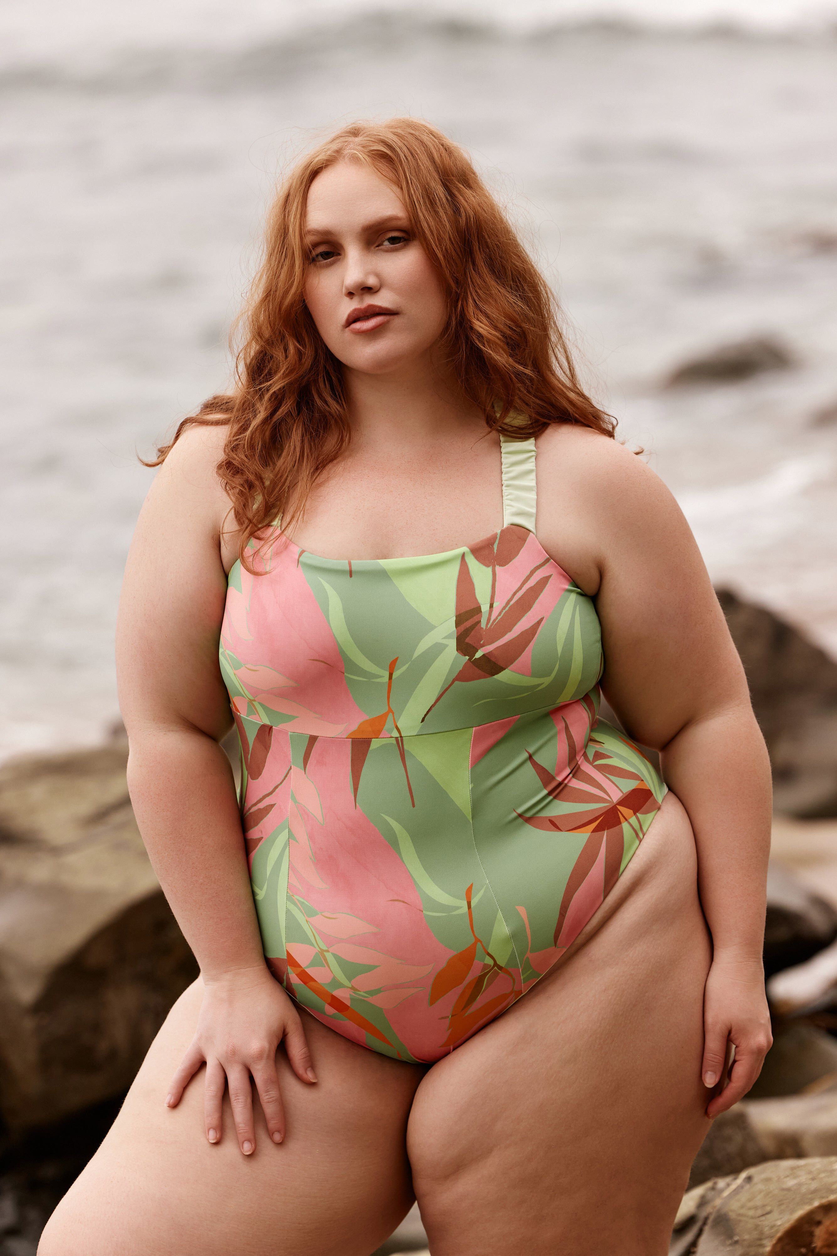 Wave One Piece II, Birds of Paradise / Light Green, hi-res image number 0