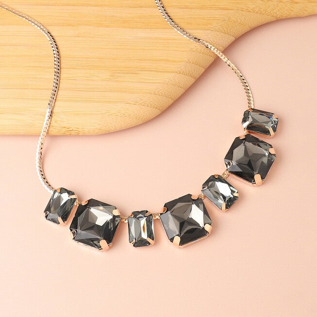 SOHI Women's Crystal Collar Necklace, Black / Black, alternate image number null