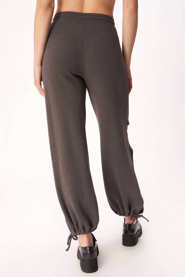 ON THE RISE PARACHUTE PANT IN VINTAGE BLACK, , alternate image number null
