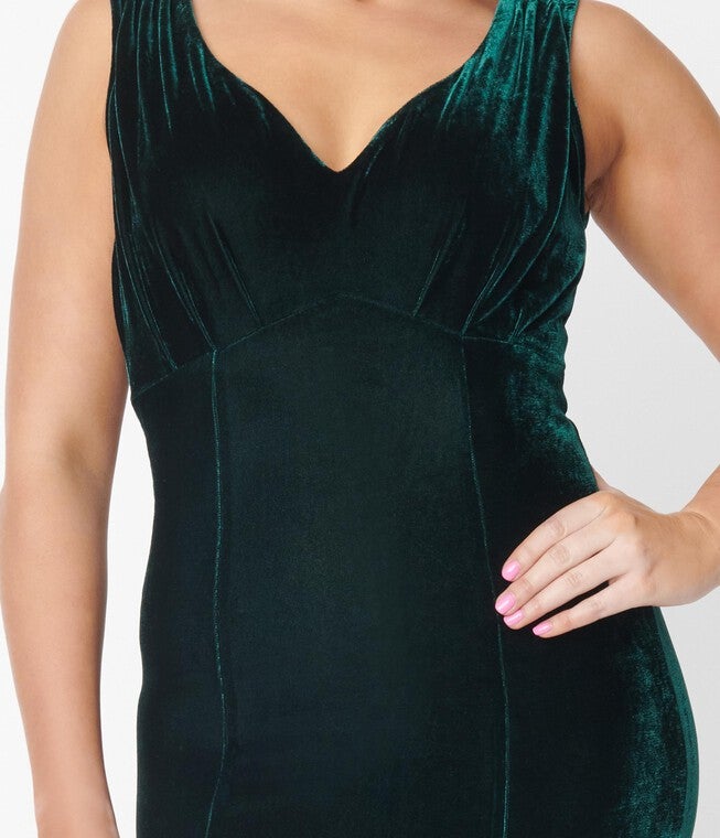Unique Vintage Emerald Green Velvet Goldwyn Gown, Green / Hunter Green, alternate image number null
