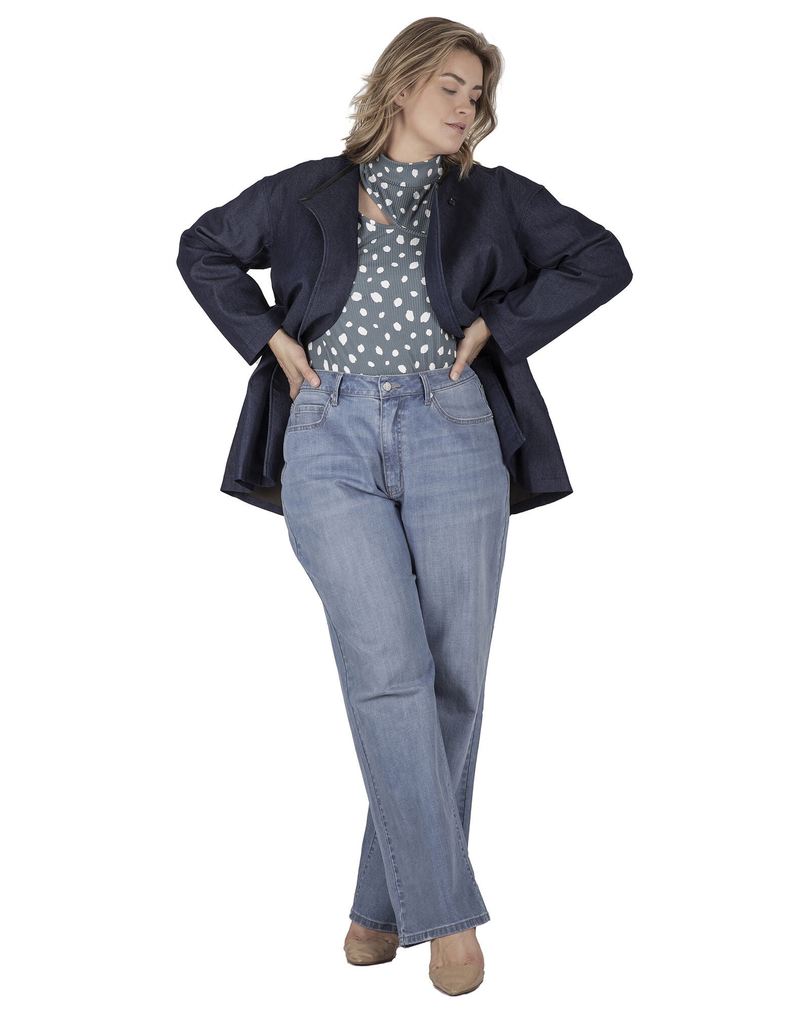 Kay Women&#39;s Not Your Boyfriend&#39;s Jeans, Light Blue / Light Wash, alternate image number 4