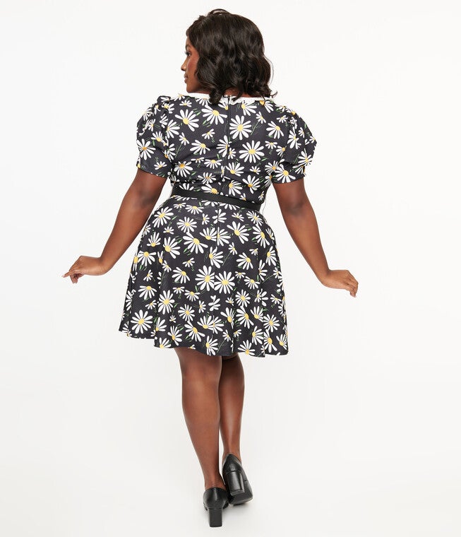Smak Parlour Black & White Daisy Group Chat Flare Dress, Black White Daisy / Black, alternate image number 3
