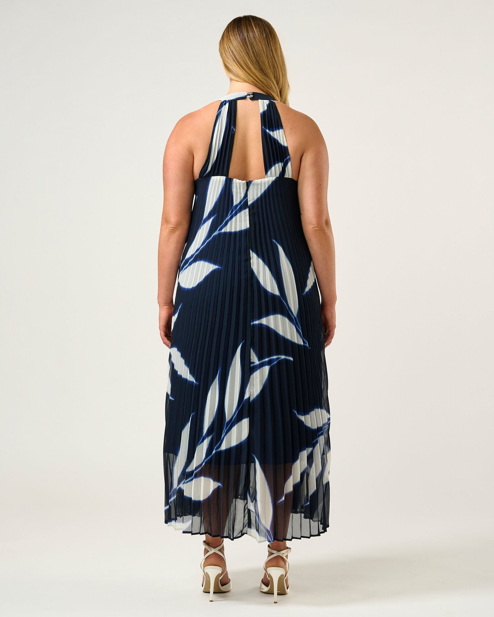 Breezy Pleated Halter Dress, NavyMilk / Navy, alternate image number 4