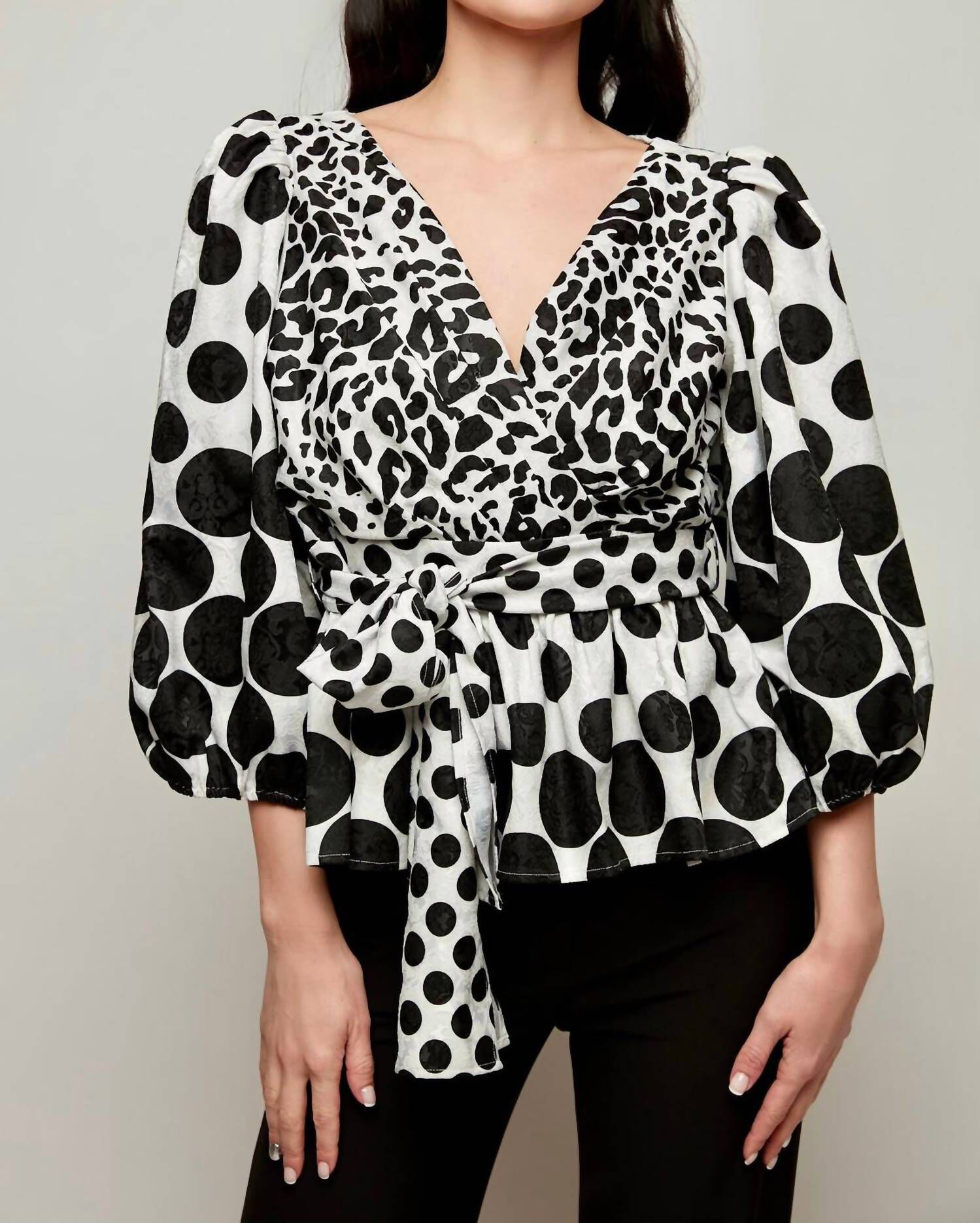 PUFF-SLEEVE BLOUSE IN BLACK/WHITE, BlackWhite / Black, hi-res image number 0