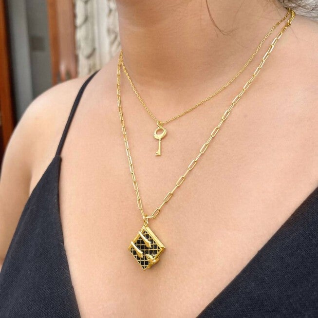 WOMEN'S SECRET DIARY BOOK LOCKET AND KEY PENDANT GIFT SET IN ONYX/GOLD, , alternate image number null