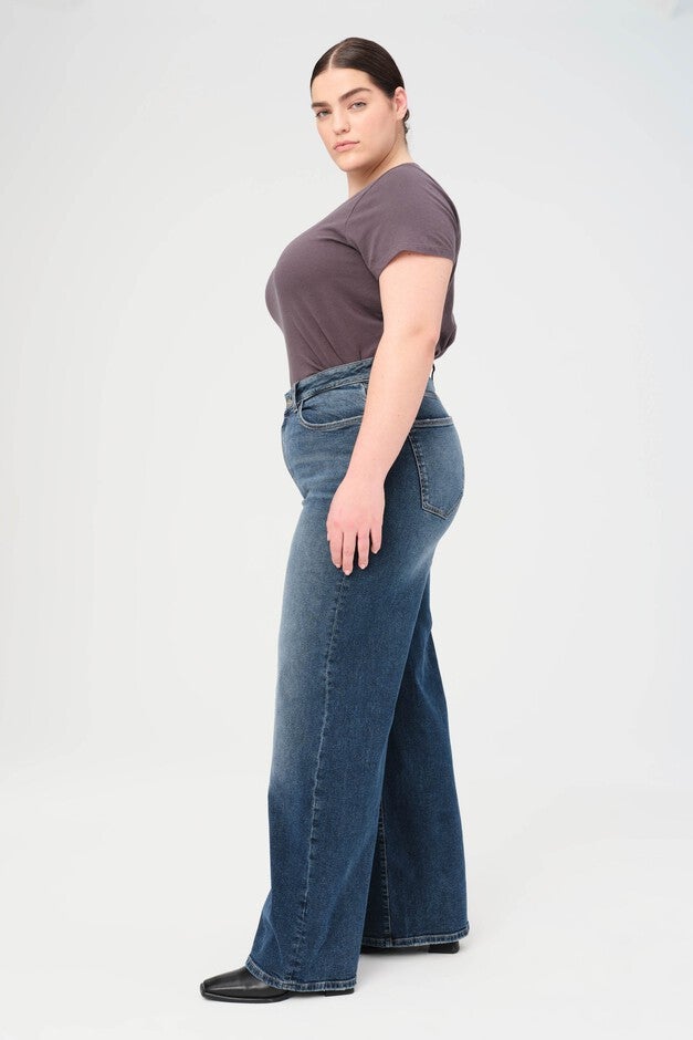 NCE PLUS - WIDE LEG JEANS | SWEET REVENGE, SWEET REVENGE / Dark Wash, alternate image number 1