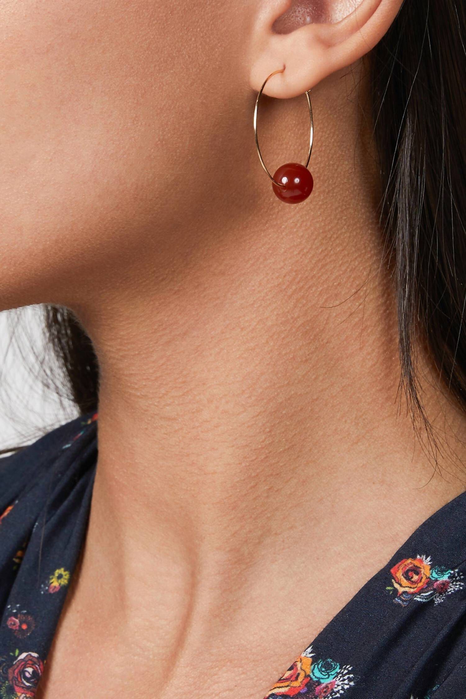 AUDREY HOOP EARRINGS IN GOLD, , alternate image number 5