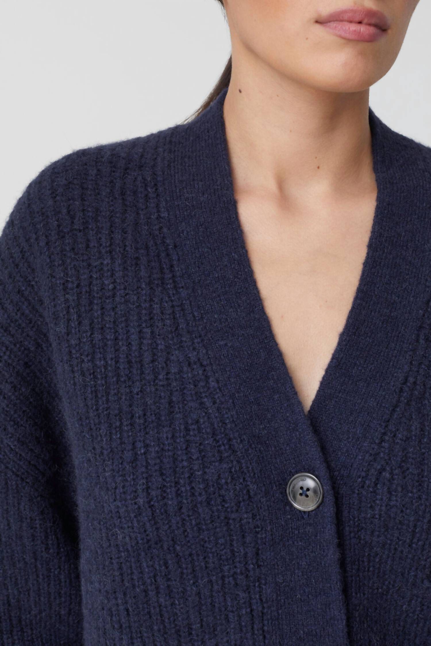 V-NECK CARDIGAN IN DARK NIGHT, , alternate image number 8