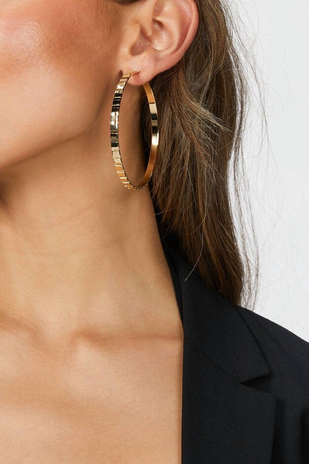 RECTANGLE STEP PATTERN HOOPS IN GOLD, , alternate image number 2