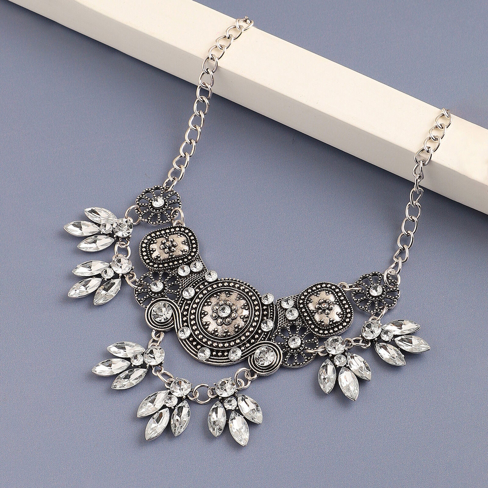 SOHI Women's Circular Foliage Drop Statement Necklace, White / White, alternate image number 1