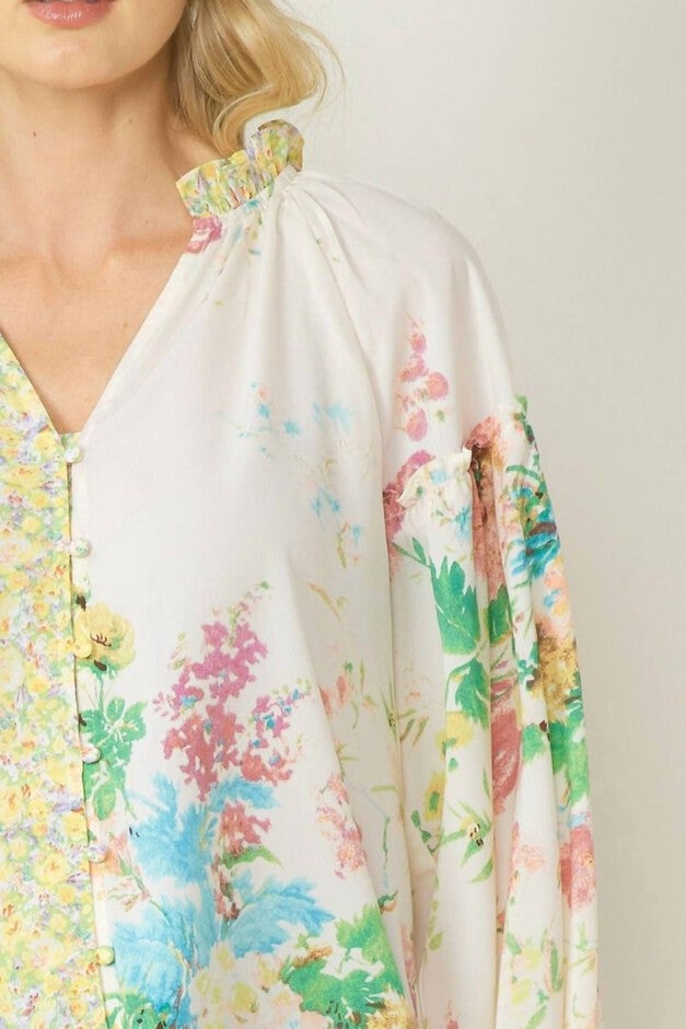 FLORAL CONTRAST PRINT V-NECK BLOUSE IN LEMON AND GREEN, Lemon And Green / Yellow, alternate image number 4