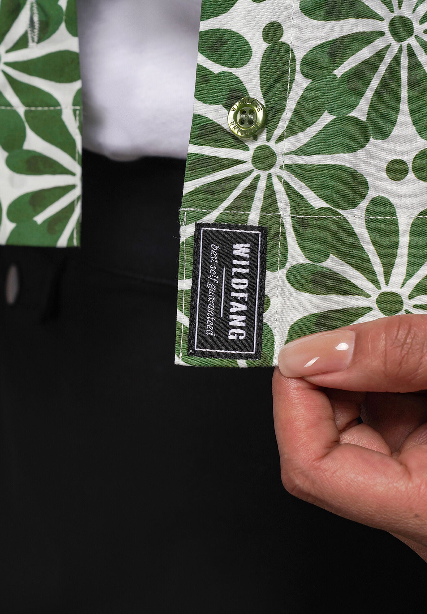 The Essential Cropped Button Up, TALAVERA MOSS GREEN / Forest Green, alternate image number 4