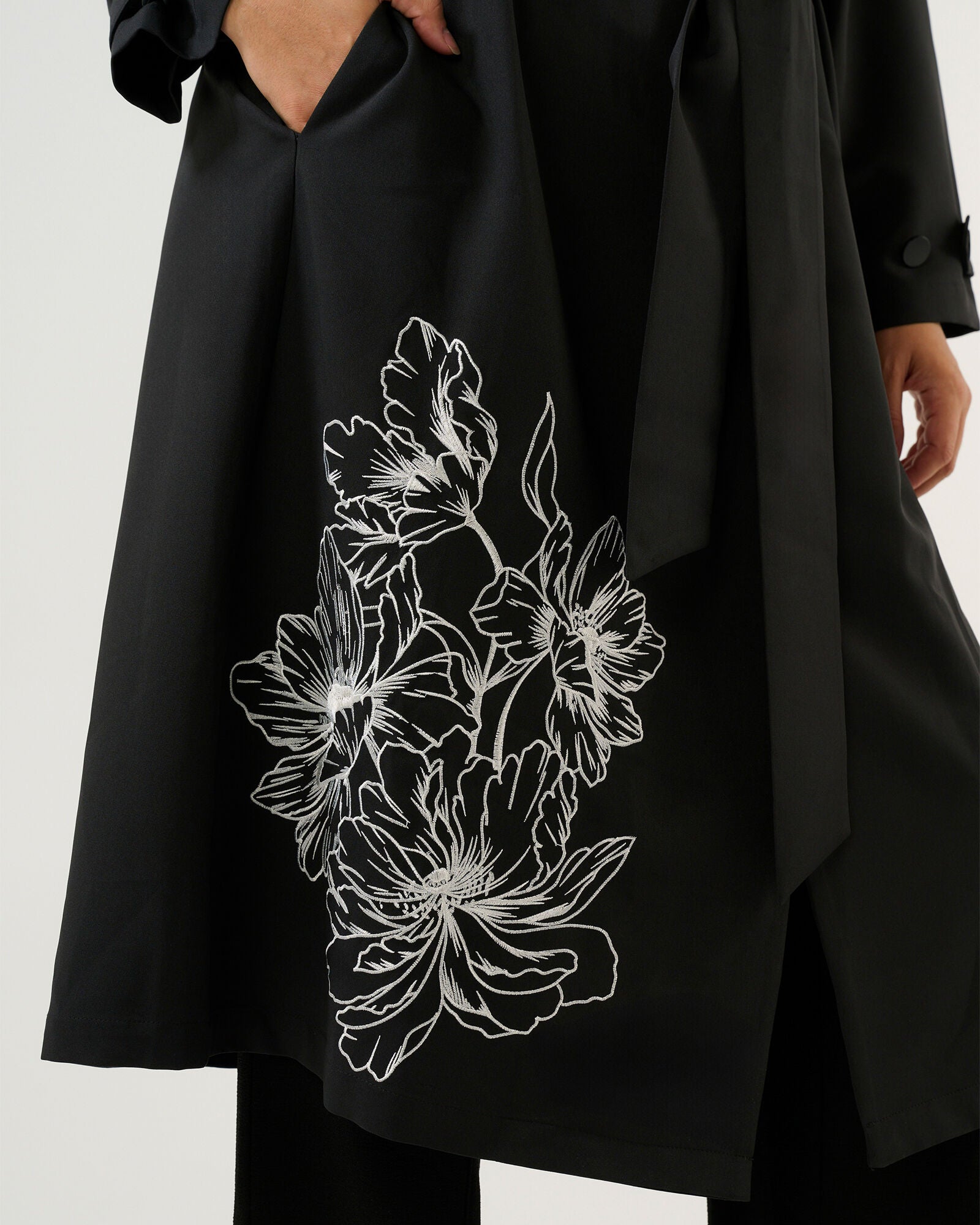 Monet Embroidered Trench Coat, BlackCream / Black, alternate image number 4