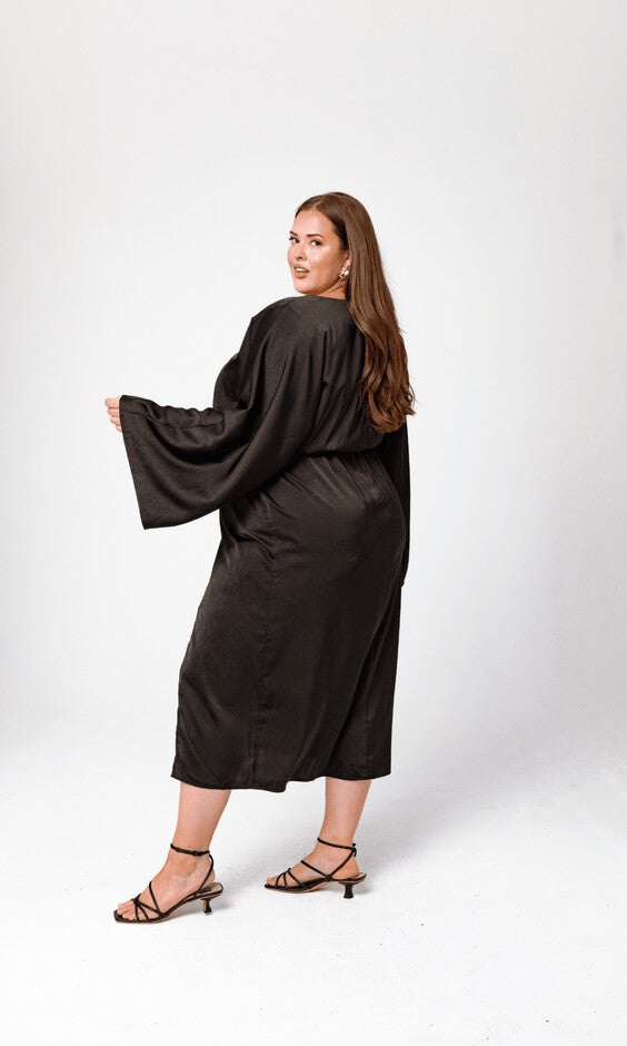 Alayiah Midi Dress, Black / Black, alternate image number 2