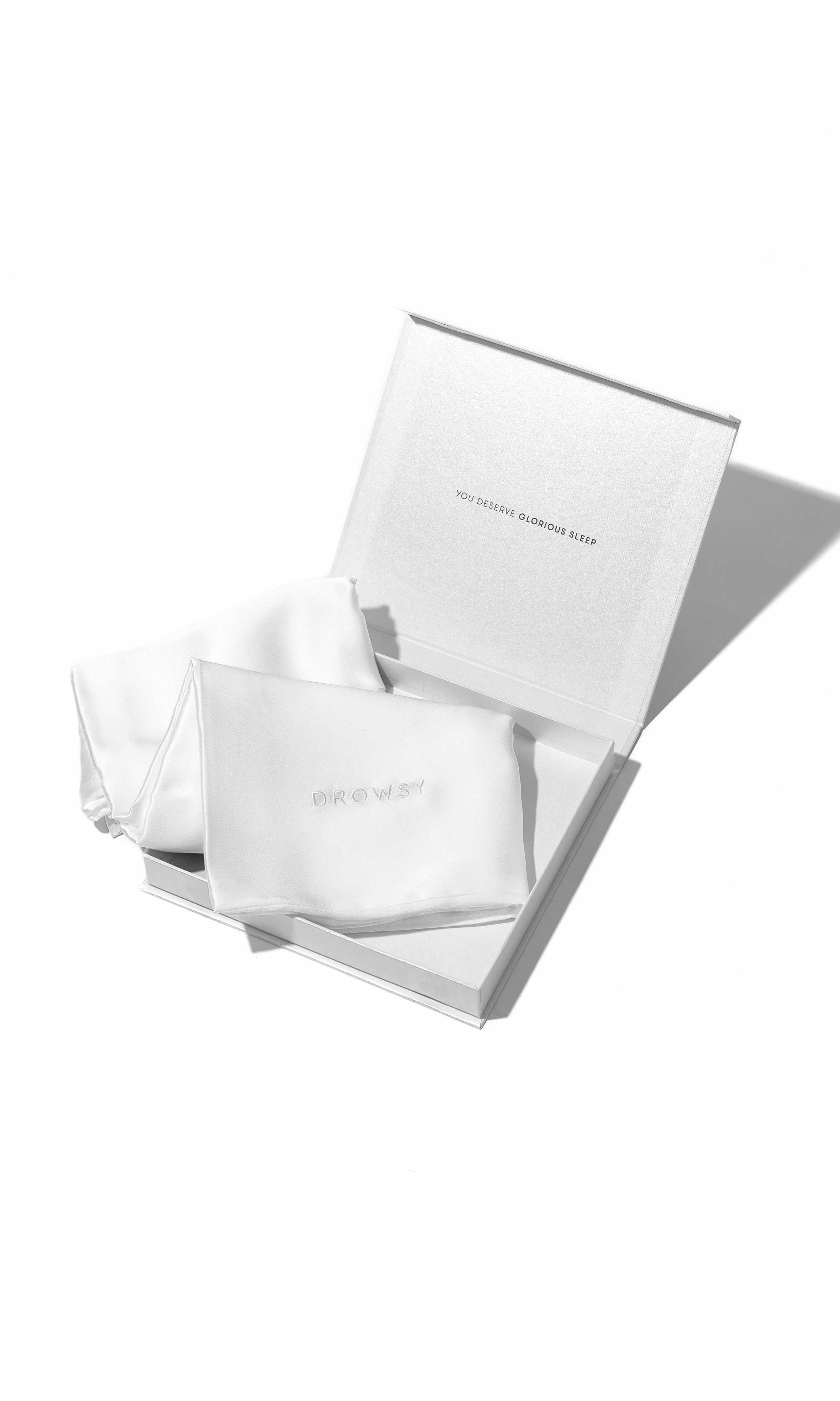 Silk Queen Pillowcase, Akoya Pearl / White, alternate image number 2