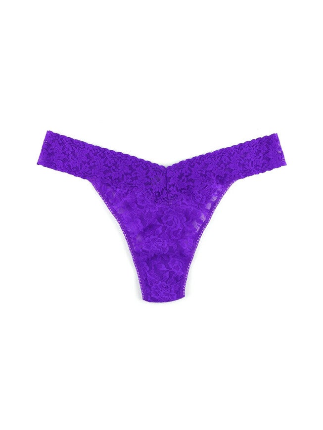 SIGNATURE LACE PLUS THONG, MAJPMAJESTIC PURPLE / Purple, hi-res image number 0