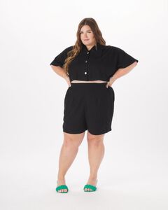 Bobbie Linen Pull-on Short in Black